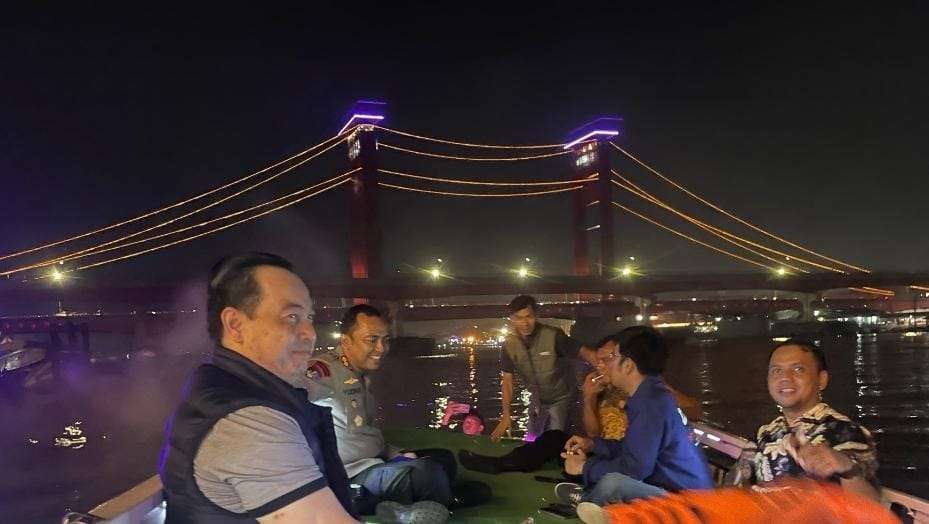 Ledakan di Sungai Musi