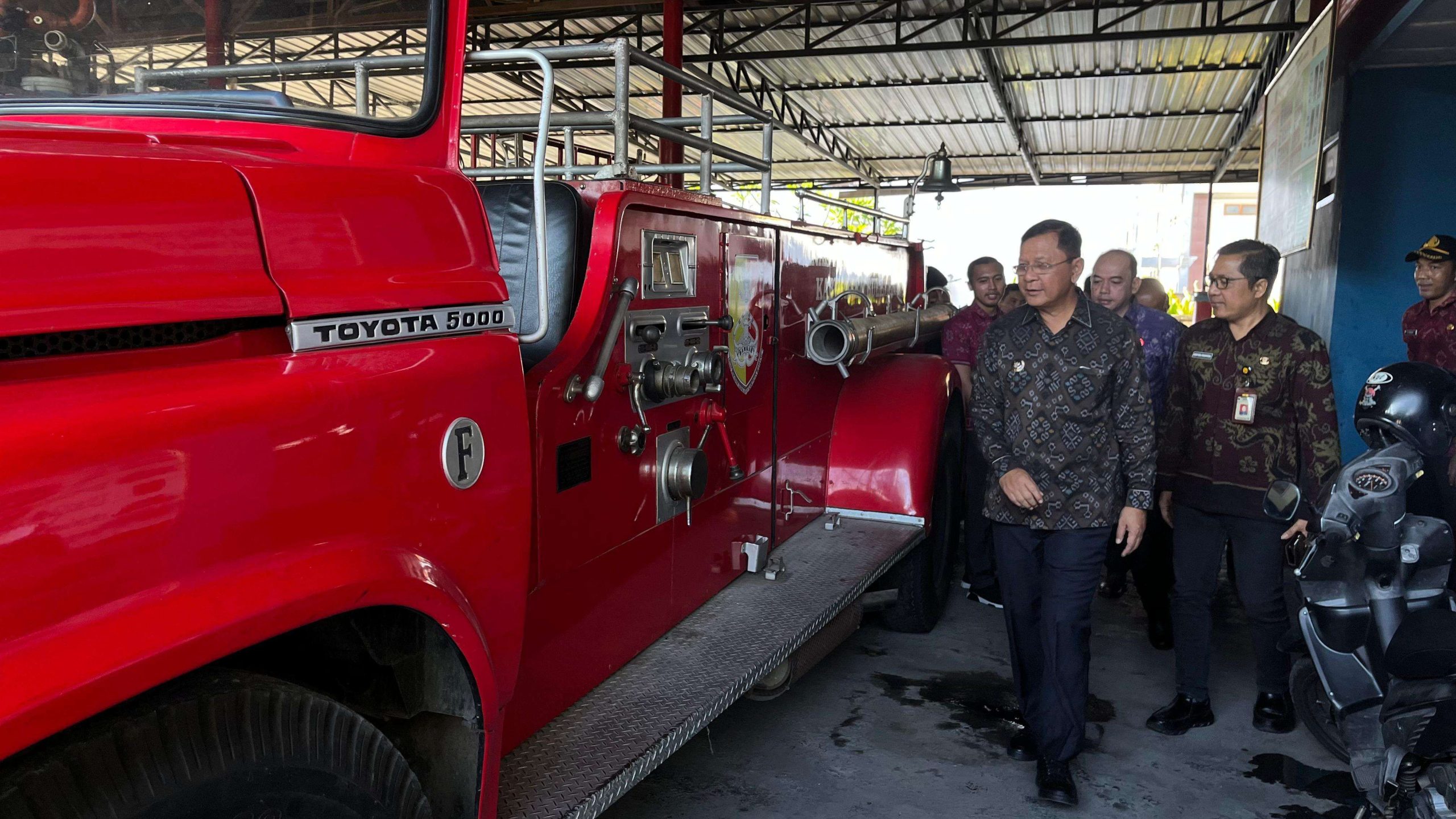 Bupati Buleleng Bakal Lakukan Pemeliharaan Armada Damkar
