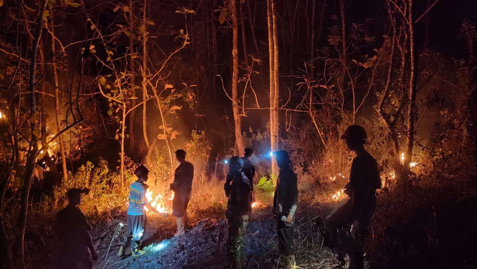 Damkar Imbau Warga Tak Bakar Sampah Saat Kemarau